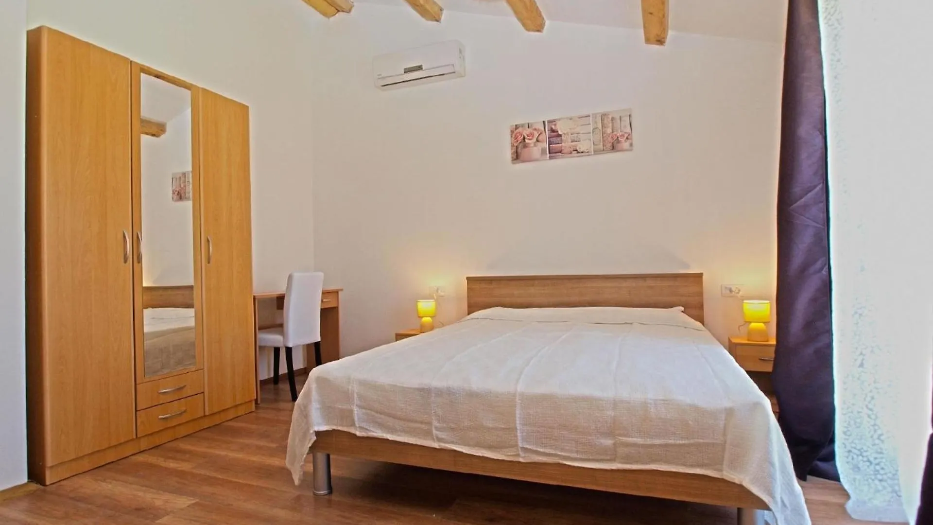 Ferienhaus Mit Privatpool Fuer 8 Personen Ca 120 Qm In Medulin, Istrien Suedkueste Von Istrien Holiday home Medulin