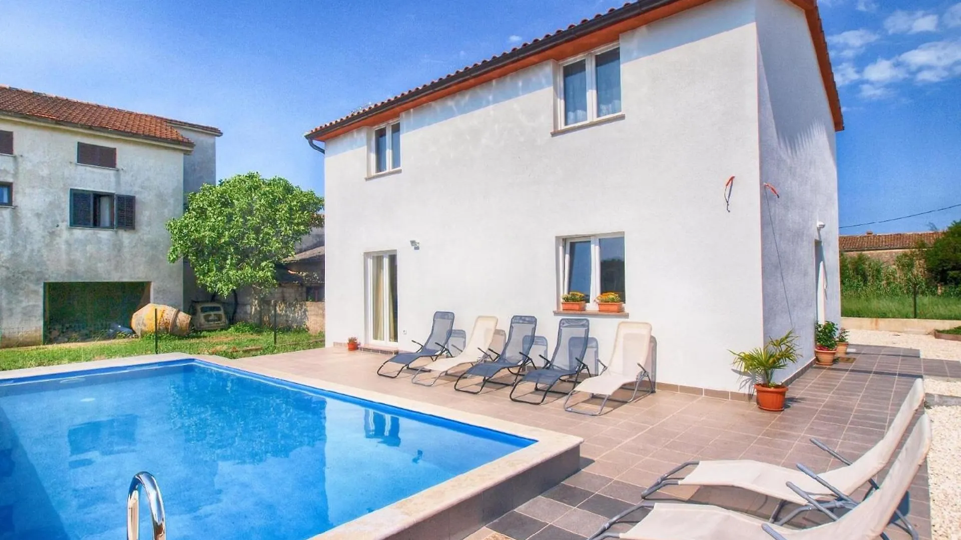 Ferienhaus Mit Privatpool Fuer 8 Personen Ca 120 Qm In Medulin, Istrien Suedkueste Von Istrien 0*, Medulin
