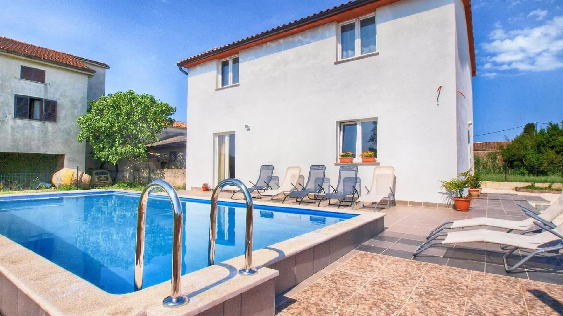 Ferienhaus Mit Privatpool Fuer 8 Personen Ca 120 Qm In Medulin, Istrien Suedkueste Von Istrien